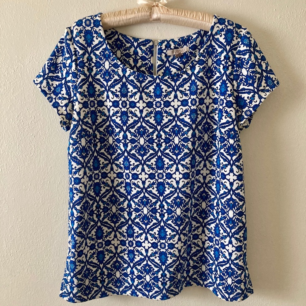 Blue and White Patterned Top